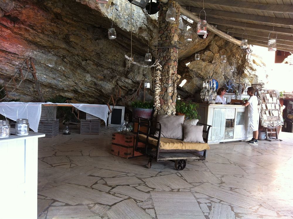 Eco Del Mare Night And Day Beach Club